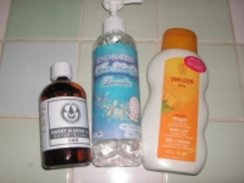 ベビーマッサージに使うキャリアオイルやジェル