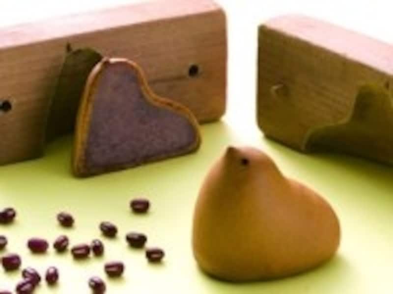 シンプルだけど可愛らしいシルエットで、1世紀人気を博してきた『名菓ひよこ』