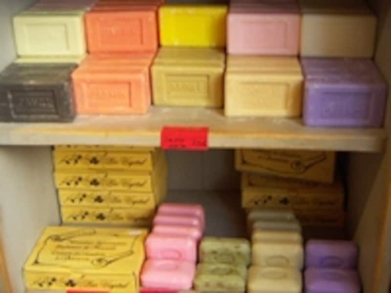 フランス人のお風呂嫌いは、石鹸やシャンプーが高いから!?