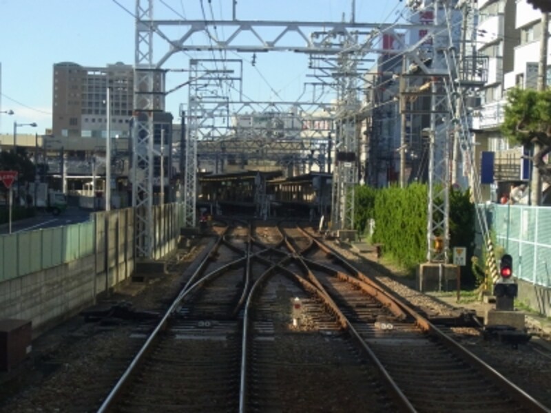 いよいよ「西宮北口」駅のホームが見えてきた