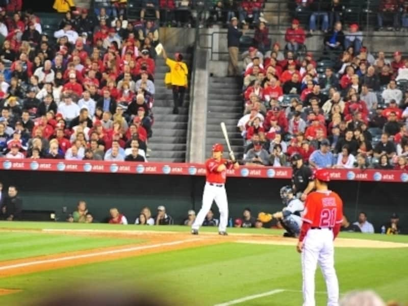 エンジェルススタジアムで試合中の松井選手