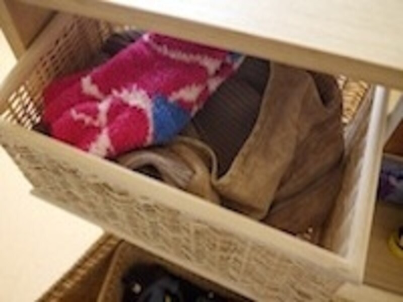 ちょっと置きの服が、ソファや椅子の背を占領していませんか?undefined服の一時置き場を作ってみましょう。