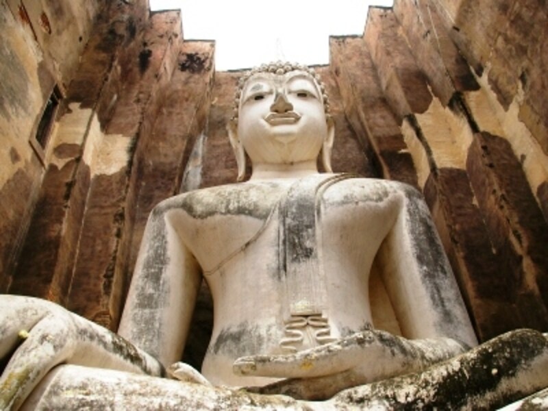 仏像の遺跡が多く、タイ人の信仰の歴史も感じられる