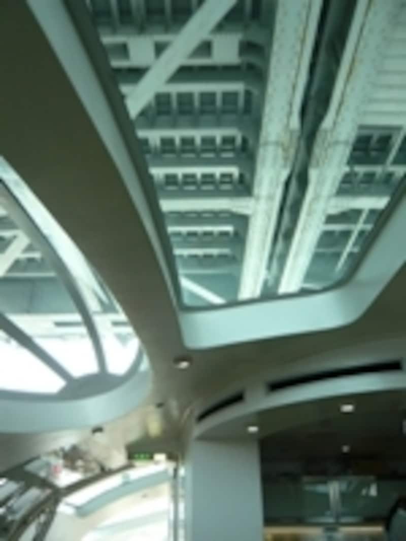 勝鬨橋をくぐる瞬間。