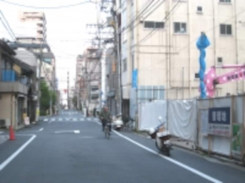 街中ではところどころにデベロッパーの管理地という看板を見かけた。今後、まだまだ変化していくということだろう