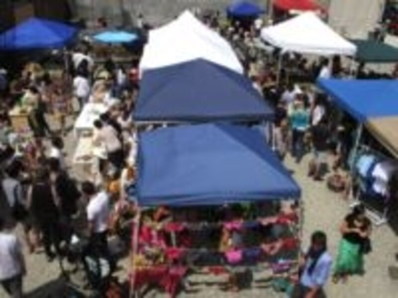 色とりどりのテントがまぶしい！