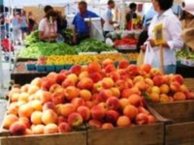 ついつい買いたくなってしまう新鮮なフルーツ