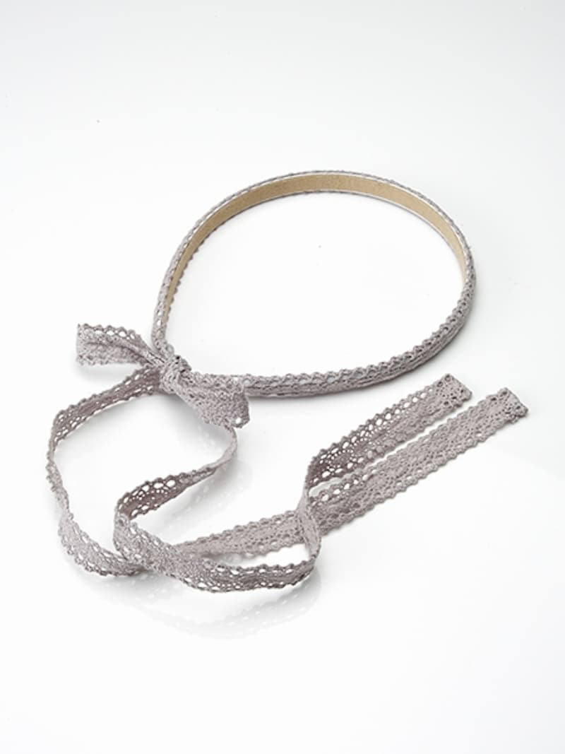 レース素材のカチューシャ