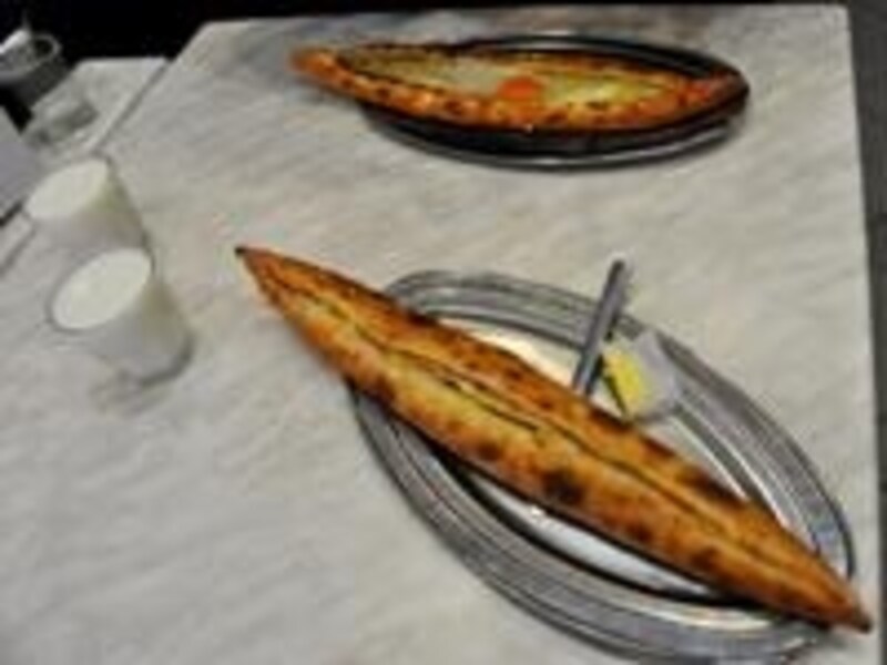 安い上においしいピデ、旅行中一度は食べたい