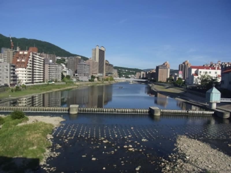 「生」と書かれていた河川敷