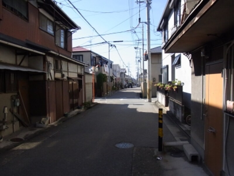 逆瀬川から小林に、庶民的な街並