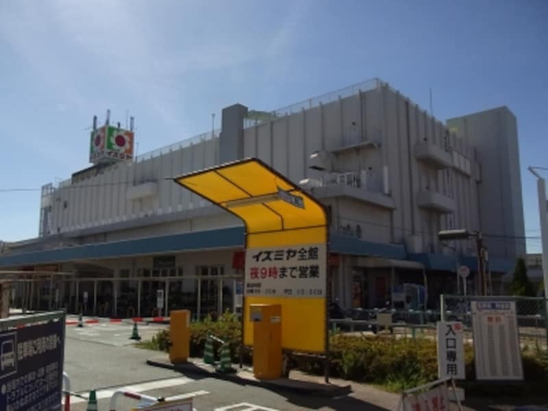 ４階建てショッピングセンター
