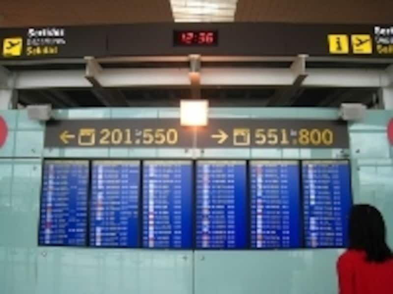 搭乗ゲートは変更になることが多々あるので、掲示板でチェックを