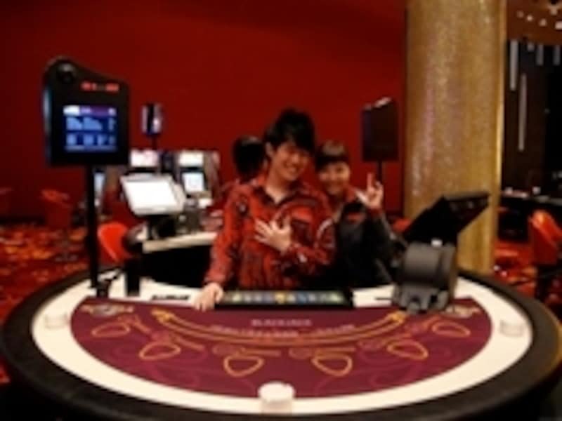 明るくポップな雰囲気のハードロック・カジノ。