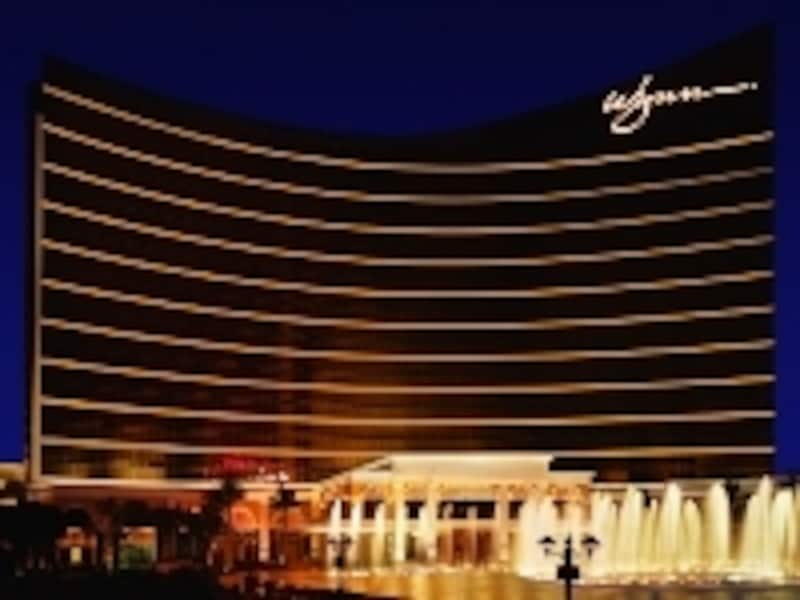 本館の隣に高層棟「Encore」を建設中。 (c) Wynn Macau