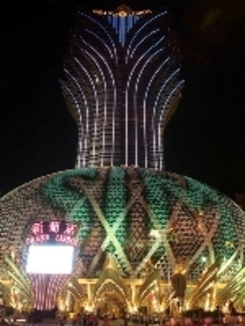 派手な外観はマカオの新たなシンボルに (c) Miyuki Kume