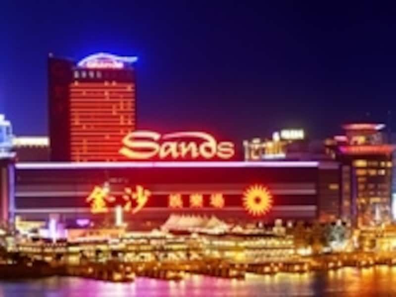 フェリーの中からも見えるほど目立つ外観。 (c) Sands Macao