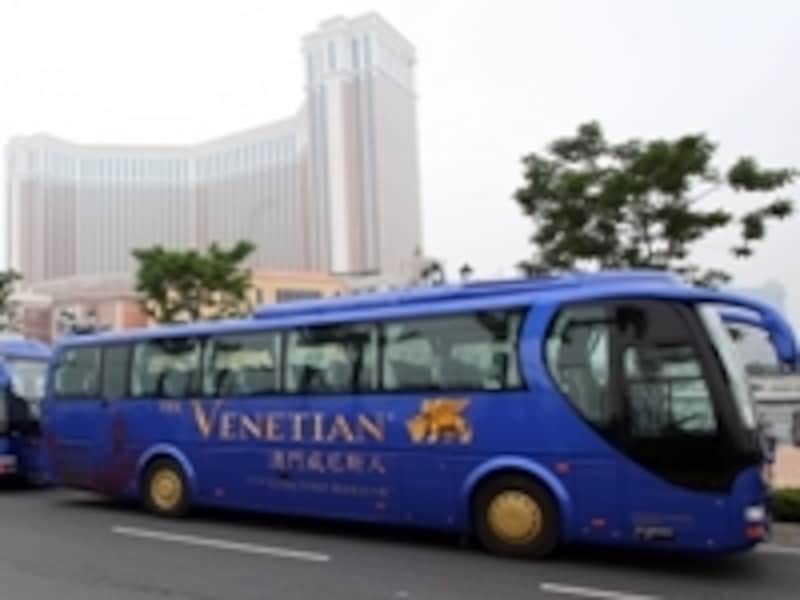 無料シャトルバスを活用したい。