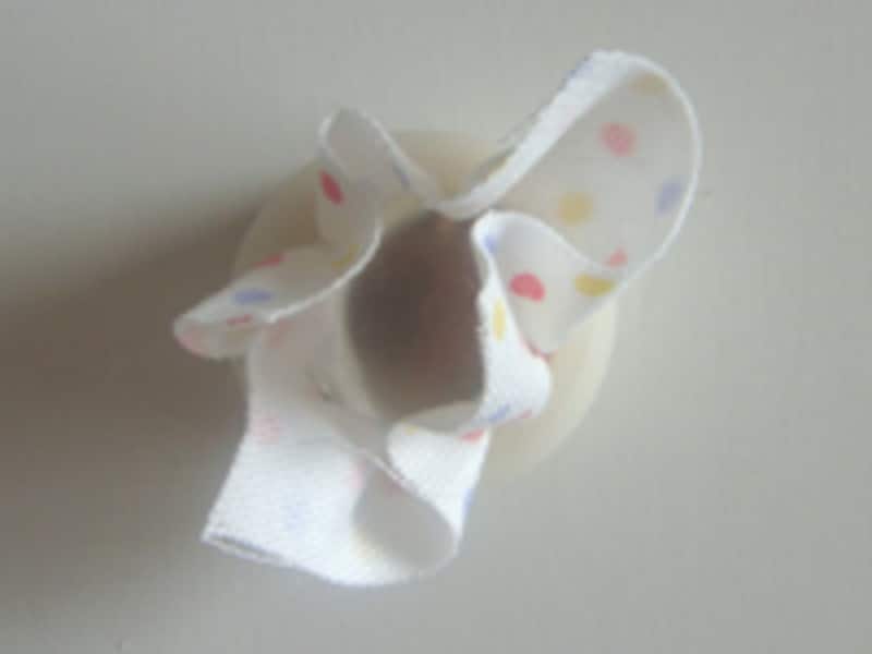 子供の髪をまとめるのに便利な、ハンドメイド出来るキッズアクセ＆髪留めゴムの作り方をご紹介します！