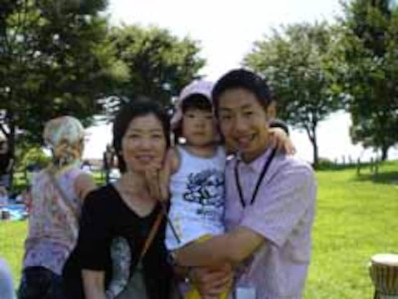 家族４人で参加の加藤さんご夫婦。子どもの英語がキッカケになって夫婦で英会話を学び始めたそう。
