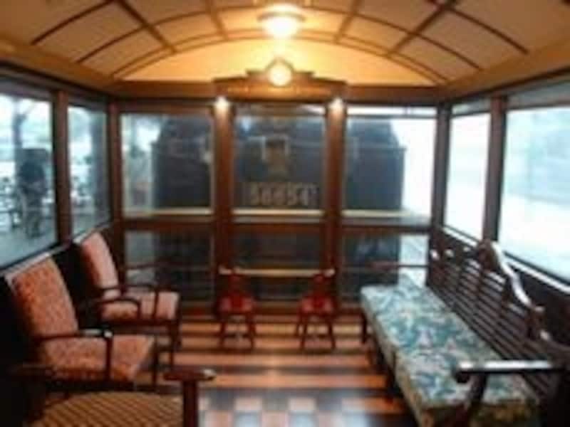 SLの後ろの展望室からは機関車の表情が絶えず伝わってくる