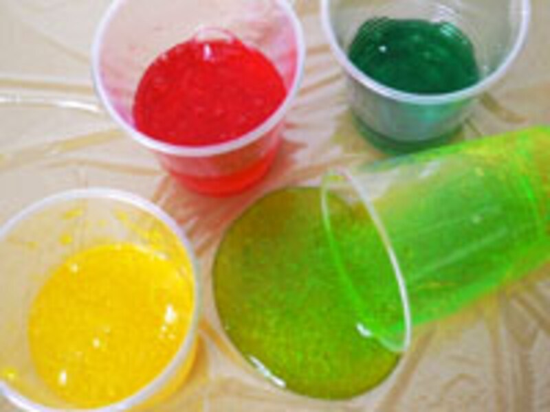 ラップフィルムをひいておけばこぼしてしまったときも安心