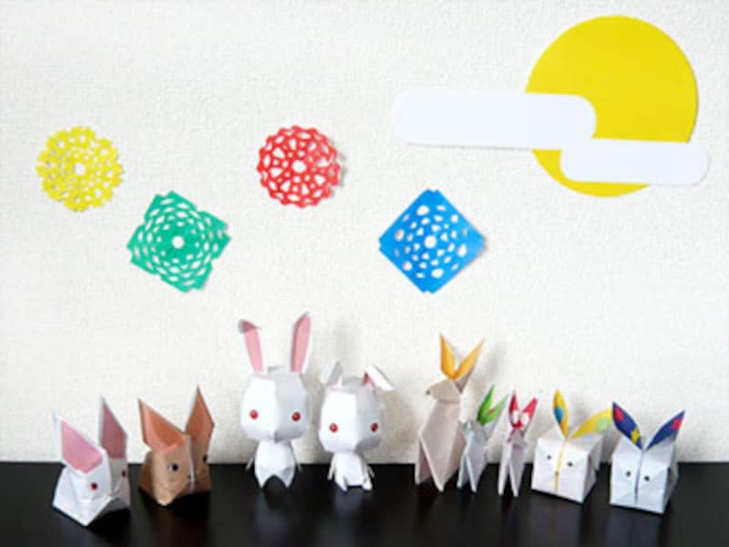 お月見 折り紙・ペーパークラフト　ガイドが実際に作ってみたうさぎと折り紙飾り（手前左：キャノンクリエイティブパーク、中央：kids@nifty、右：おりがみくらぶ）