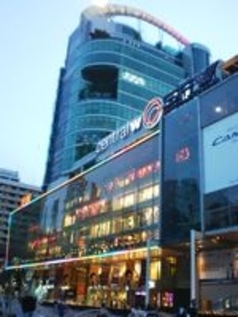 近くにはエラワンの祠など祈れば願いが叶うと言われているスピリチュアルスポットも多い