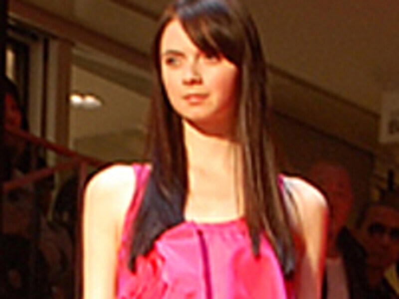 これから注目のロングソックスの着こなし！