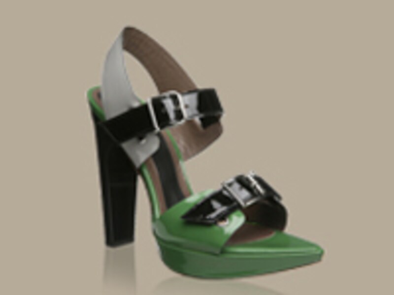 シューズ1足で違いの分かる女を演出！