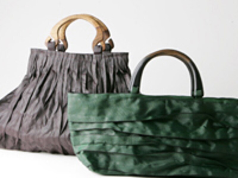 艶やかな浴衣姿には畳縁バッグがよく似合う