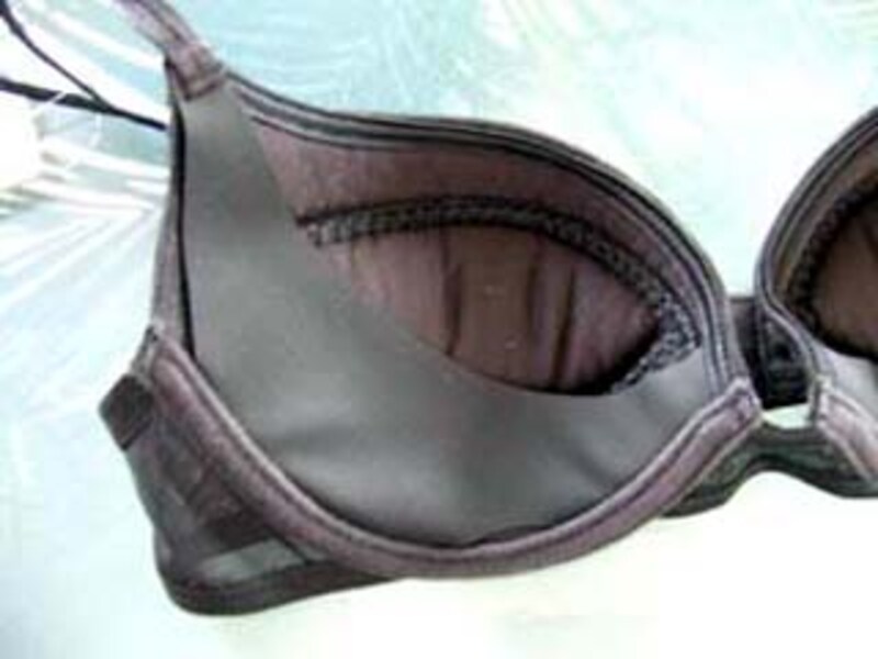 魅力的なバストを作るデコルテブラ