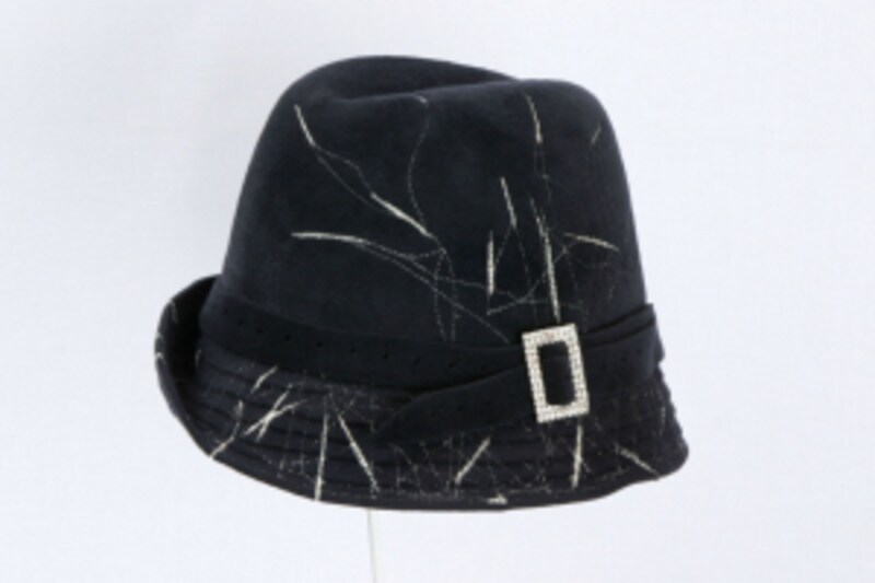 ベロア素材の帽子