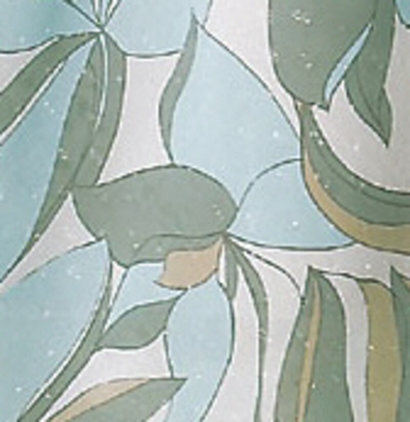 優雅なフラワープリントがよく似合うのはサマータイプ。淑女なファッションを楽しみましょう。