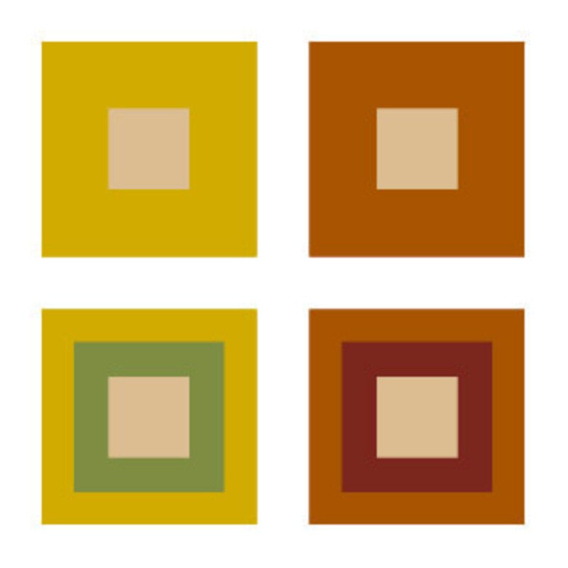 左：ゴールドとピーグリーンの配色／右：ブラウンとブリックレッドの配色