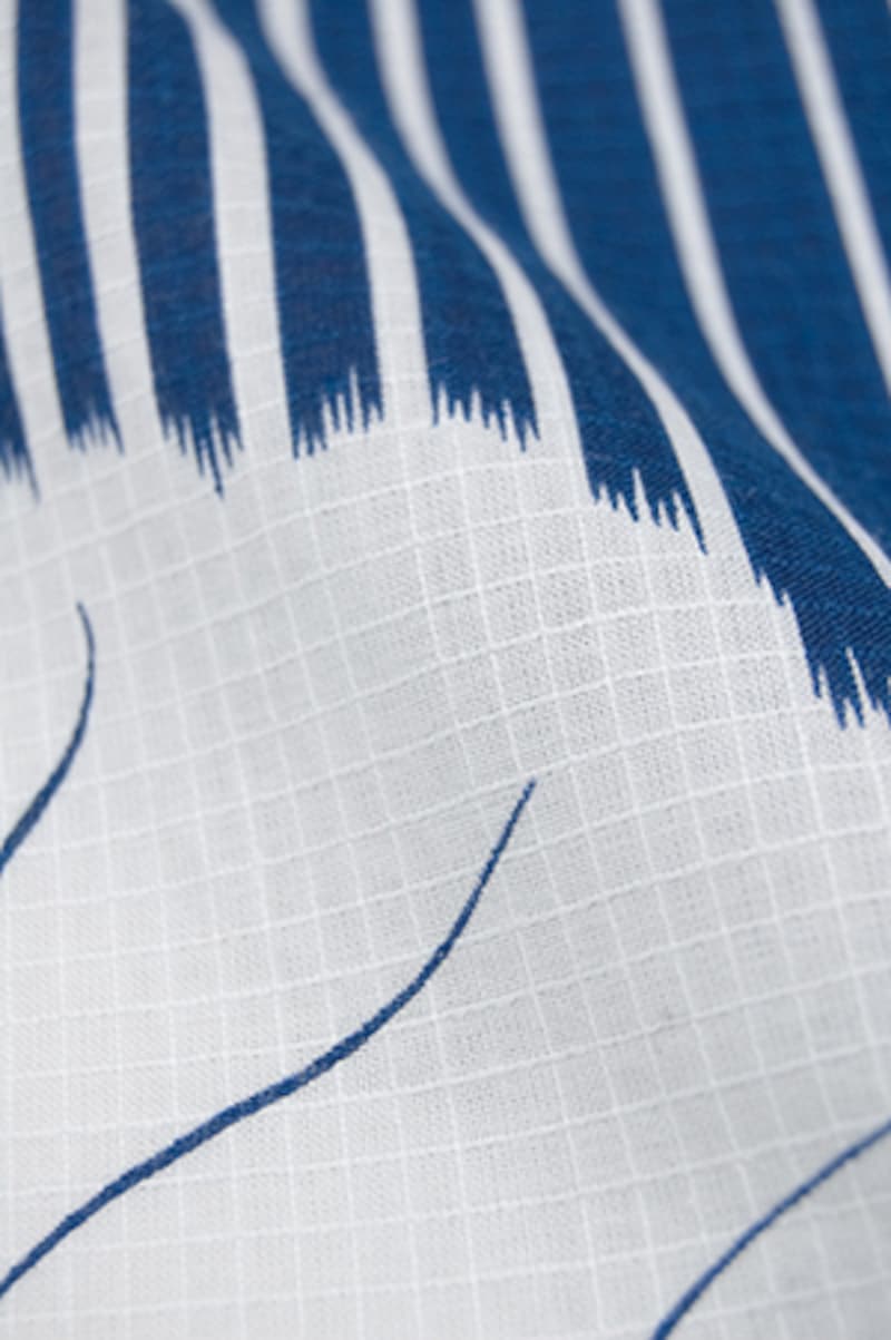 「石蕗(つわぶき)/瑠璃紺(るりこん)」浴衣 くるり