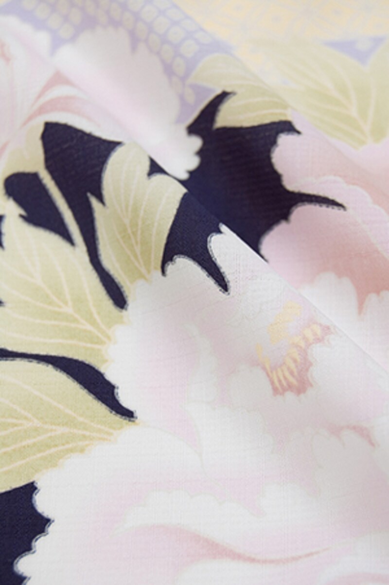 「雪輪牡丹（ゆきわぼたん）／濃紺（のうこん）」浴衣 くるり