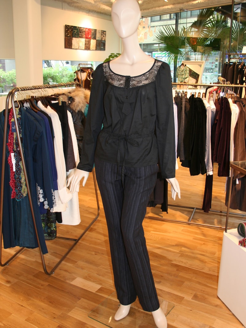 パンツ+ブラウス