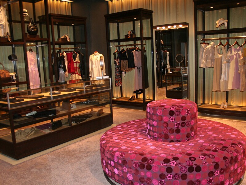 青山店地下１階