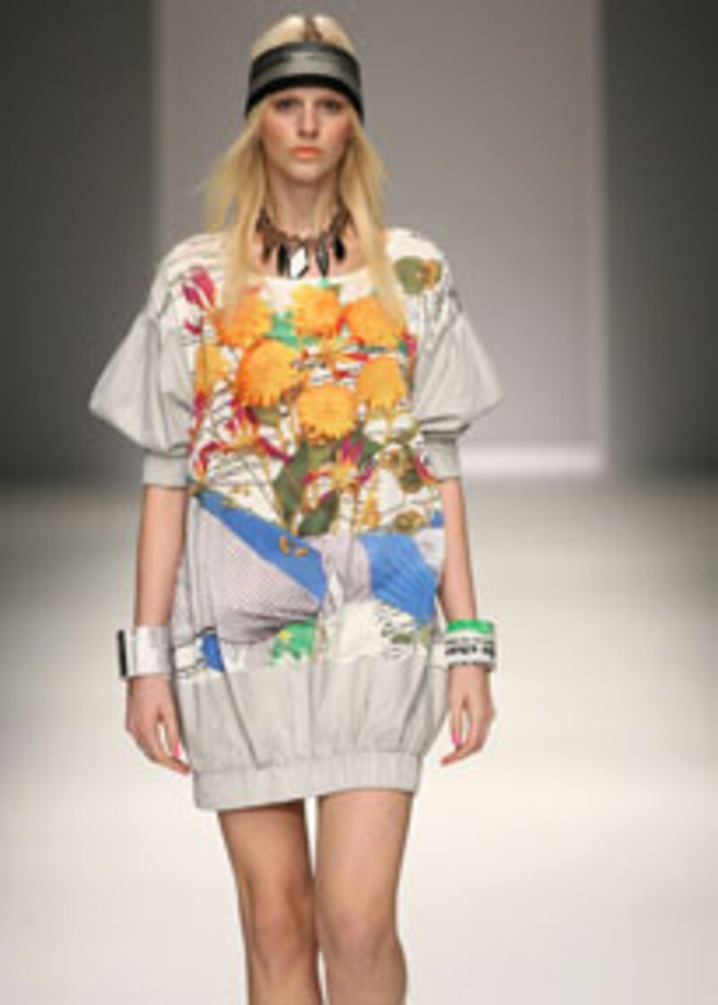 リツコシラハマ