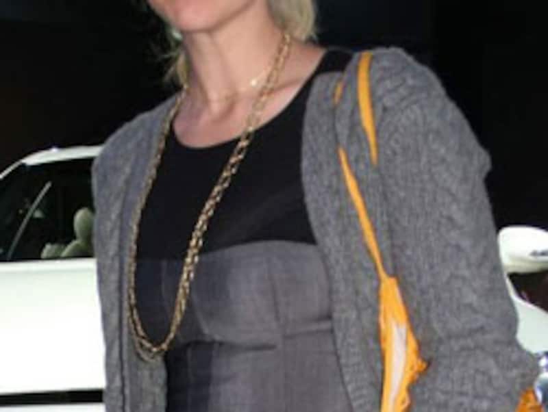 ロングネックレス