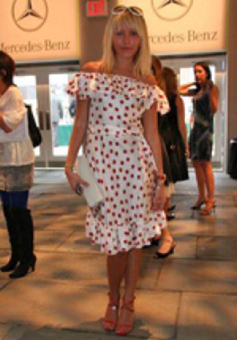 色柄ワンピはどう着る？最旬スナップ