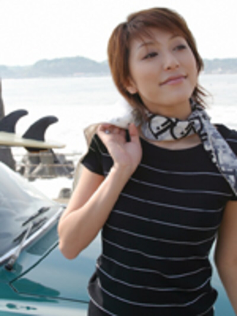 スカーフを活用して体型カバー！