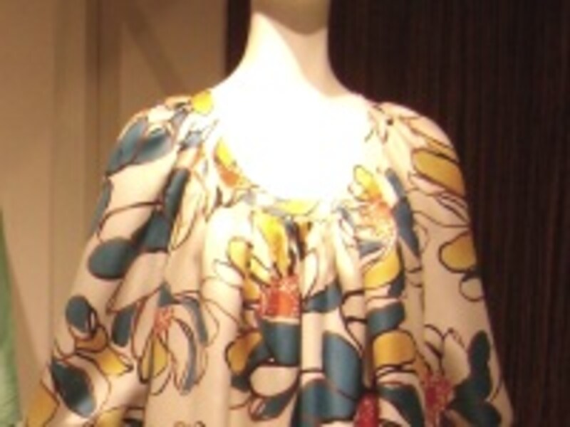 OPAQUE（オペーク）フラワープリントワンピース