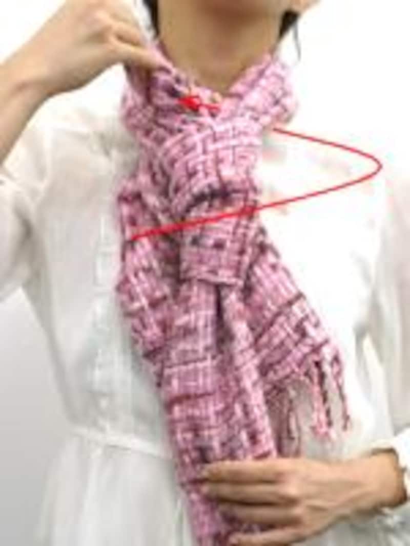 ツイード風ストール・マフラーのアスコットタイ風巻き方手順4