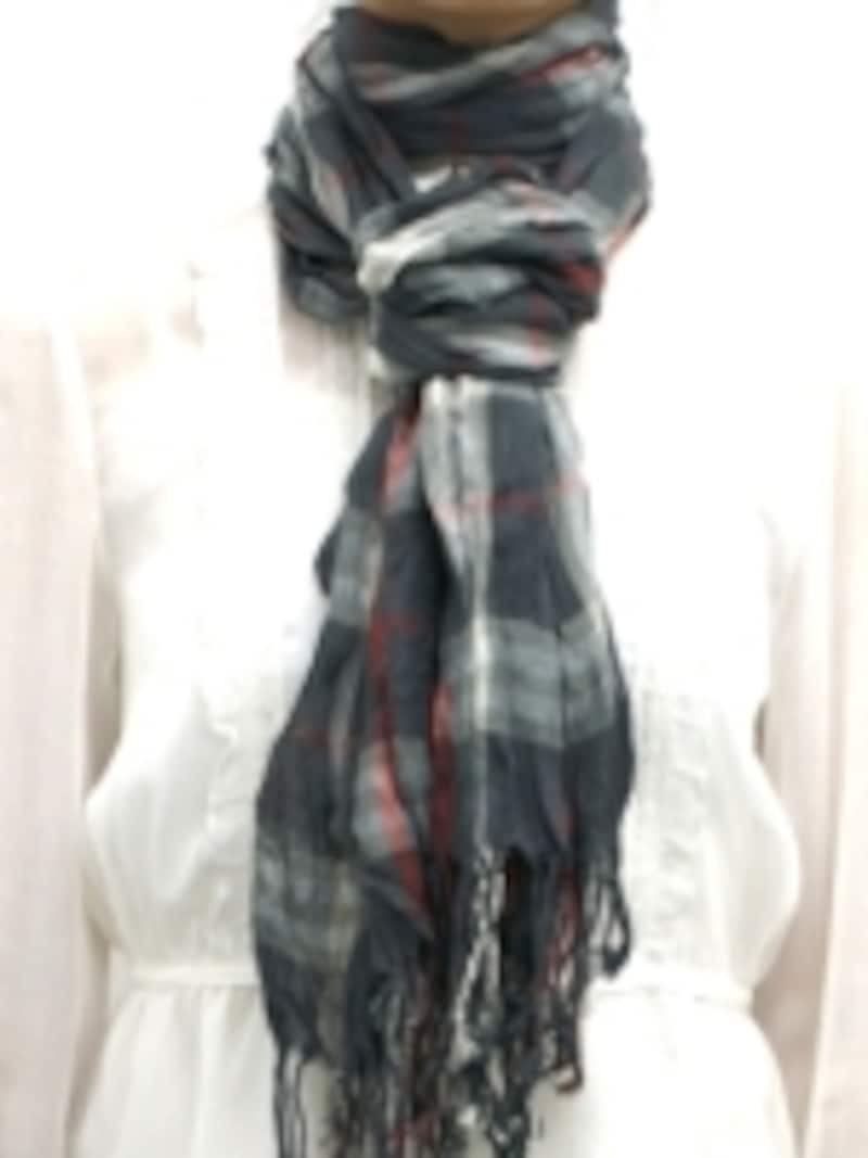 チェック柄マフラー・ストールのタイ風巻き方手順6