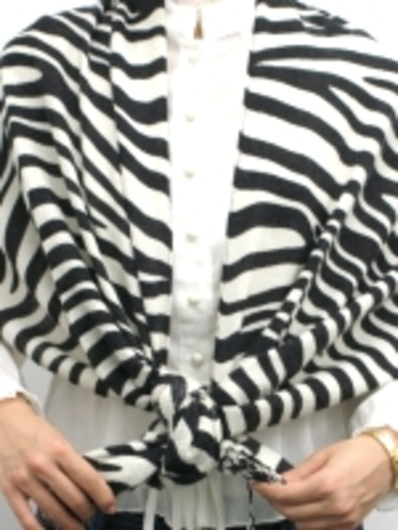 アニマル柄マフラー・ストールの巻き方手順2