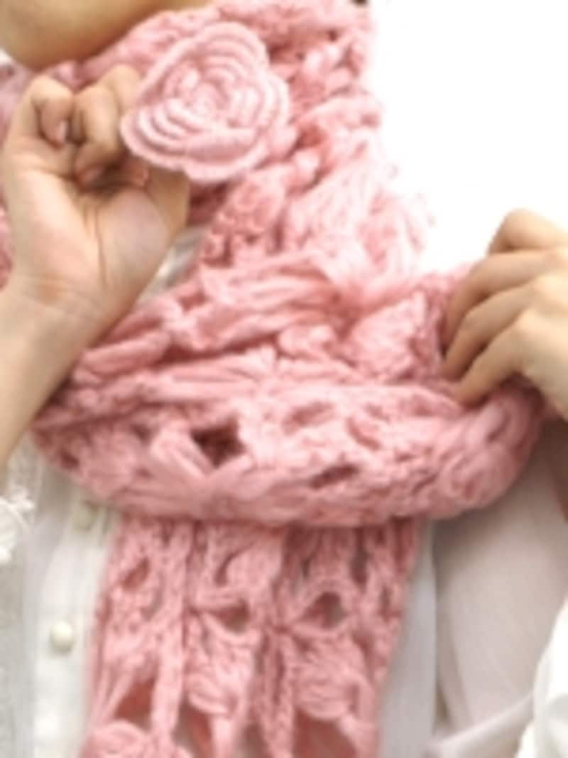 かぎ針編みマフラー・ストールの巻き方手順3