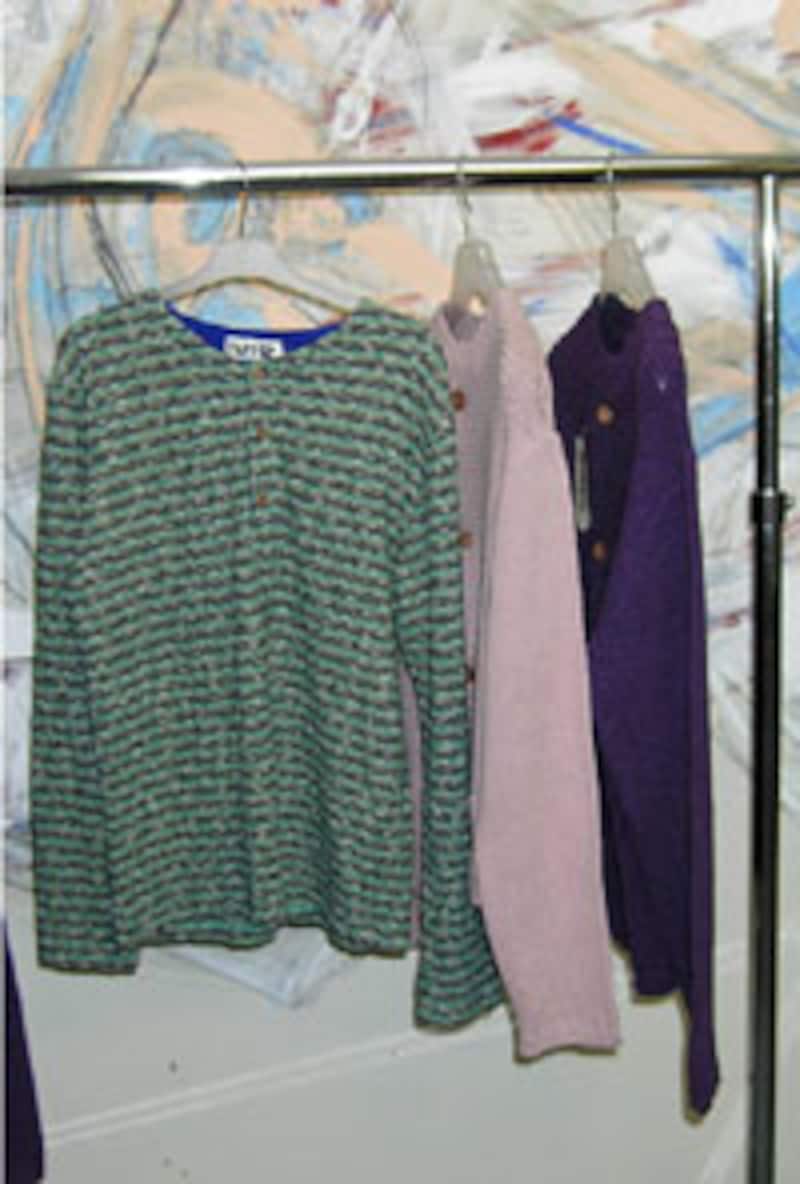 カットソーとカーディガン