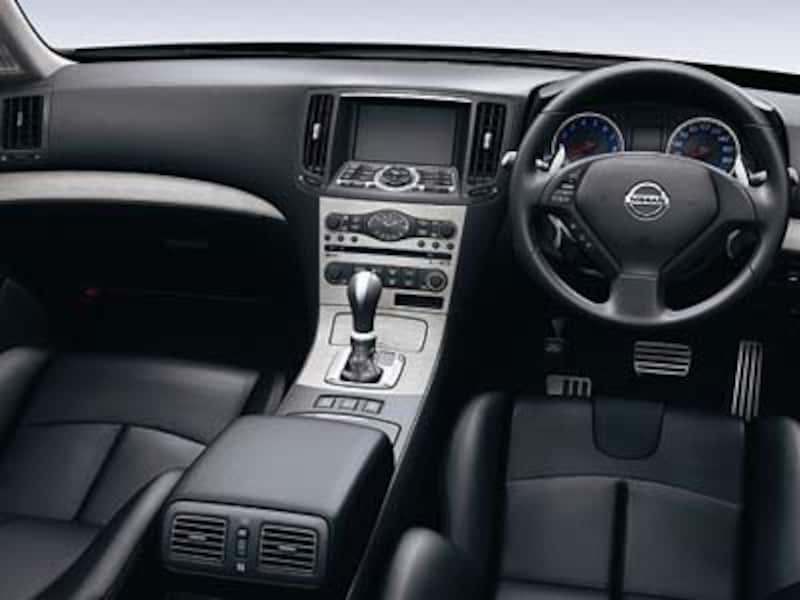 新型スカイライン内装